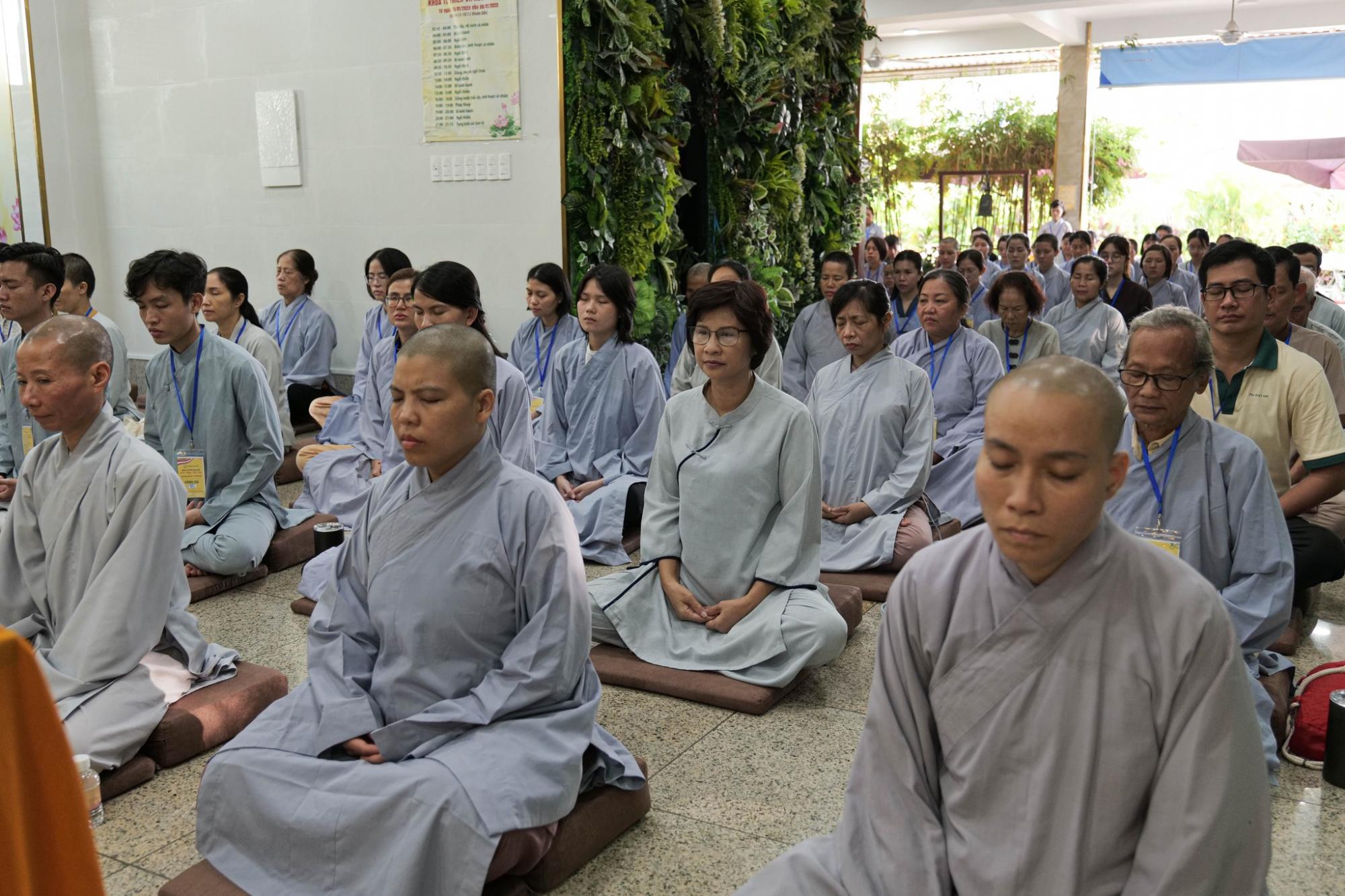 Khóa tu Thiền Vipassana lần 8 tại Tu viện Long Hưng