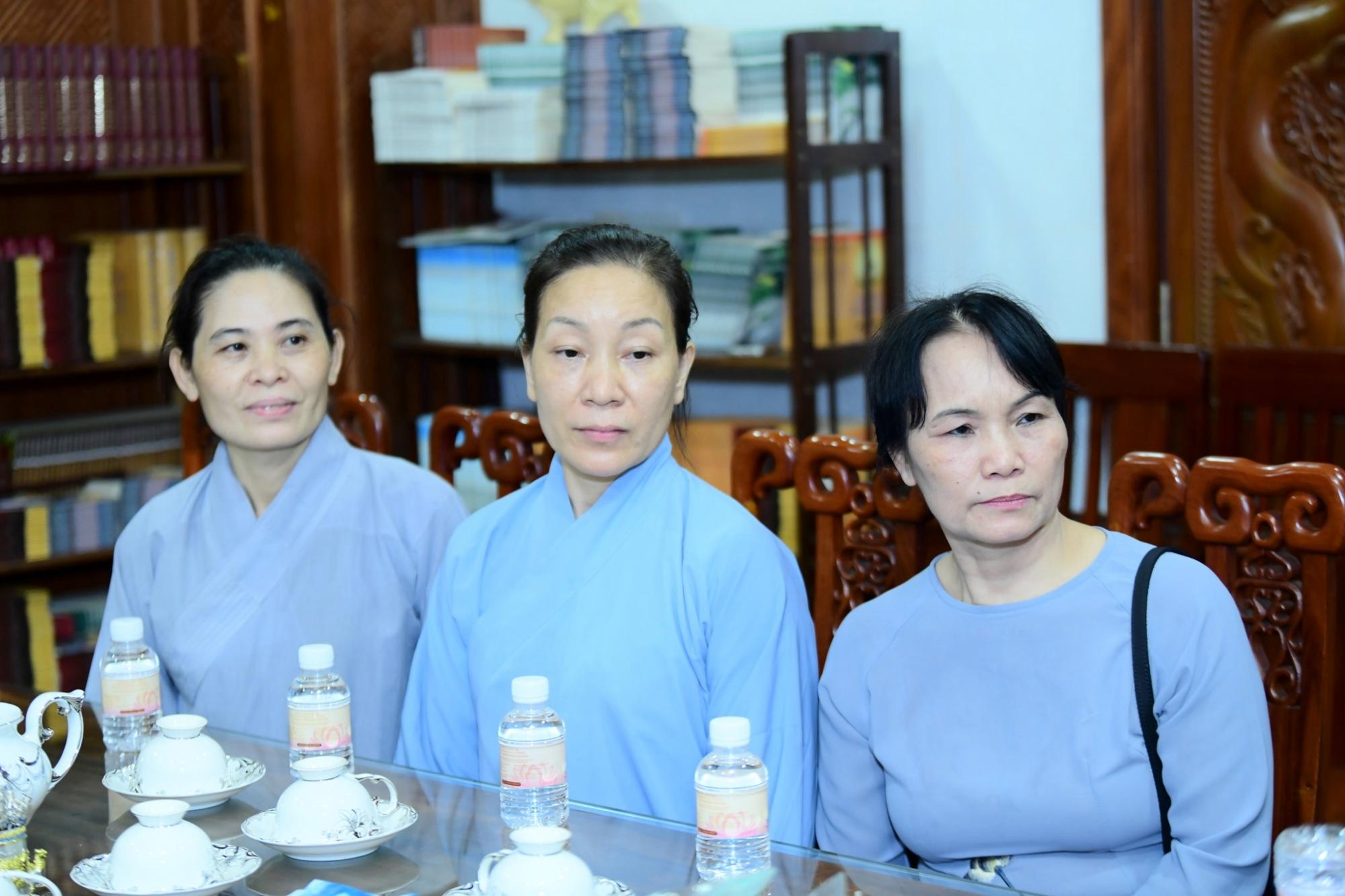 Đạo tràng Tâm Sen (Hà Nội) thăm chùa Giác Ngộ (quận 10, TP.HCM)